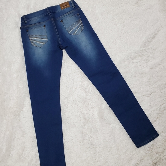 AQ FADED WASH BOHO EMBELLISHED SKINNY JEANS - Picture 13 of 15